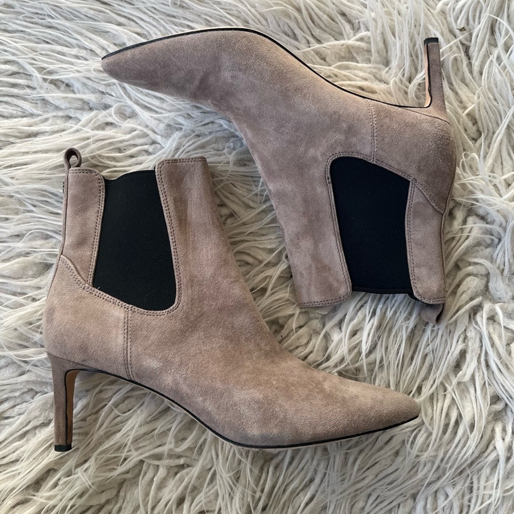Veronica Beard Leeland Pointed Toe Chelsea Suede Taupe Heeled Ankle Boot Sz 8.5